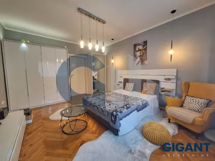 Cetinjska-Stari grad | 4zida.rs