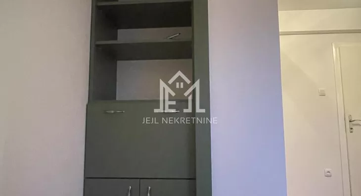 Šestosoban stan | 4zida
