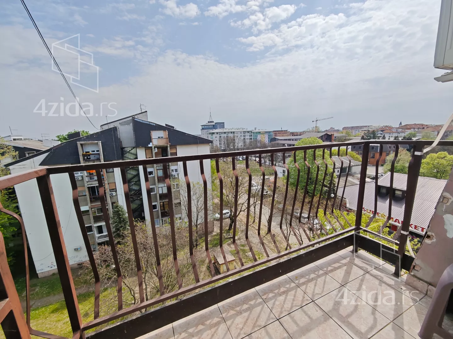 Dvoiposoban stan | 4zida