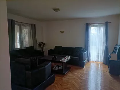 Surčin (mesto) | 4zida.rs