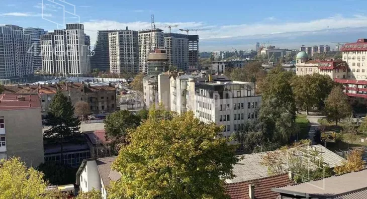 Šestosoban stan | 4zida