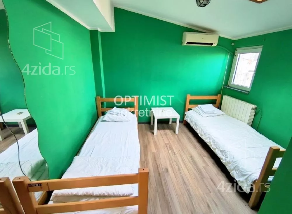 Šestoiposoban stan | 4zida