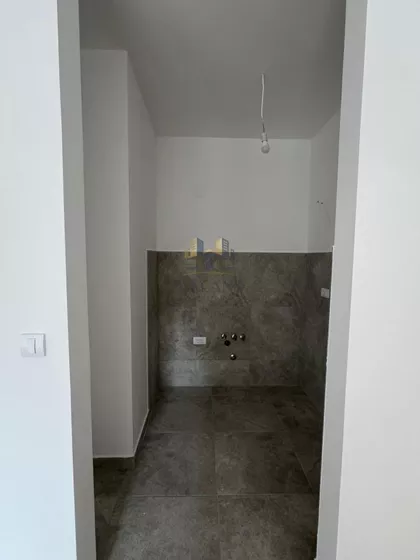 Stari Banovci | 4zida.rs