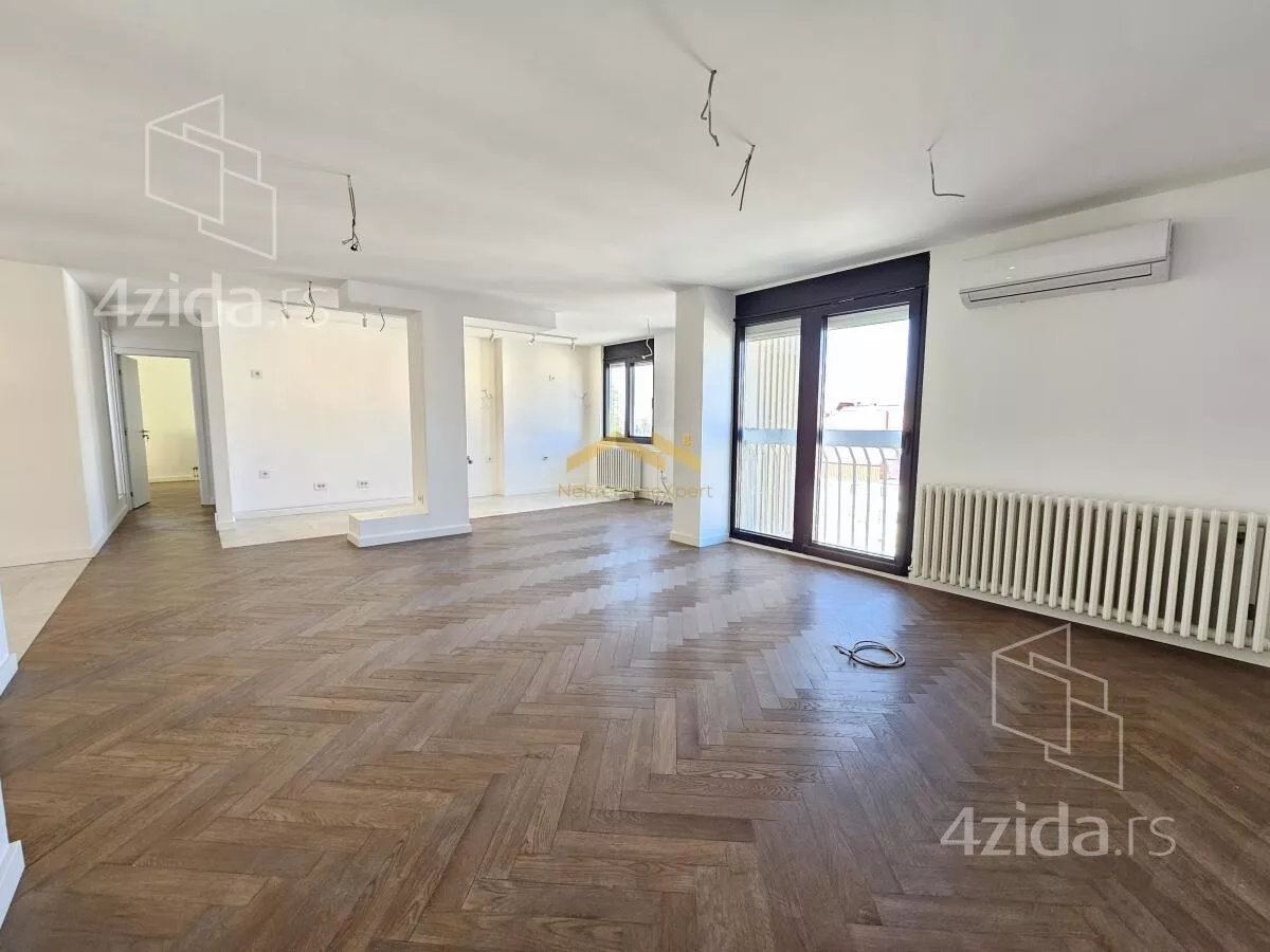 Četvoroiposoban stan | 4zida