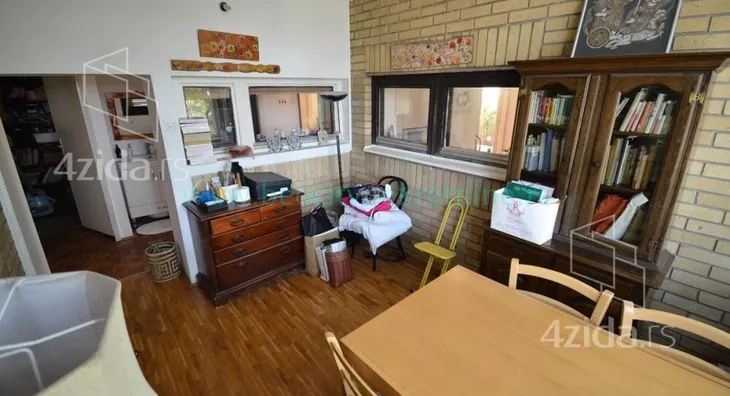 Šestosoban stan | 4zida