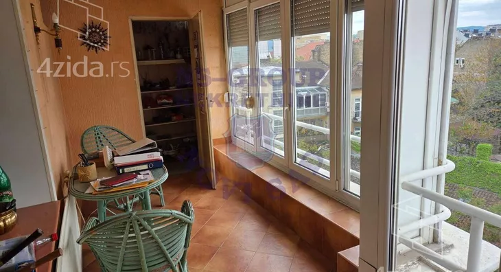 Troiposoban stan | 4zida