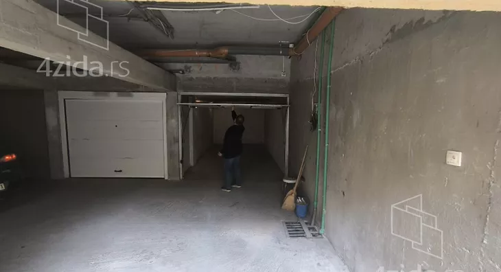 Garaža | 4zida