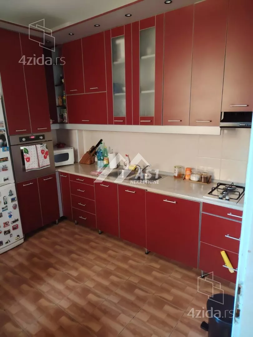 Četvoroiposoban stan | 4zida