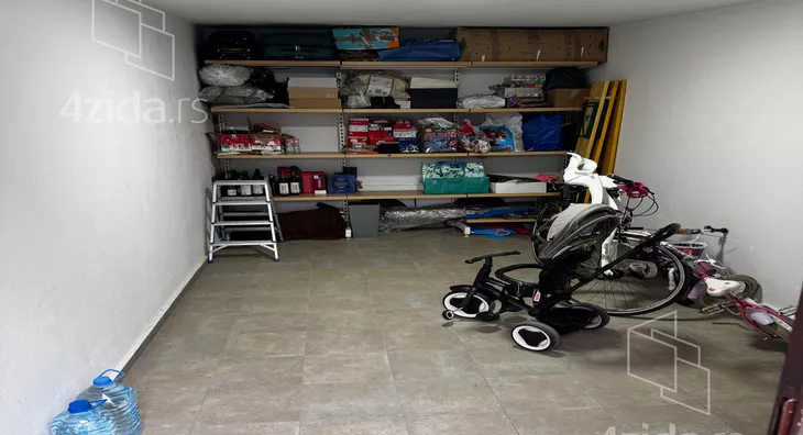 Garaža | 4zida
