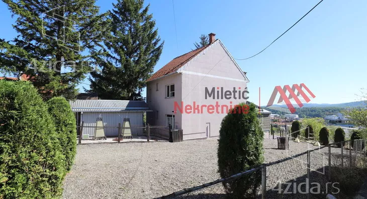 3-etažna kuća | 4zida