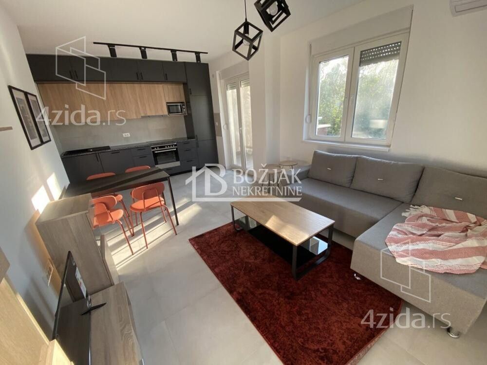 Сдается двухкомнатная квартира, Lesnina, 350€, 44m² — фото