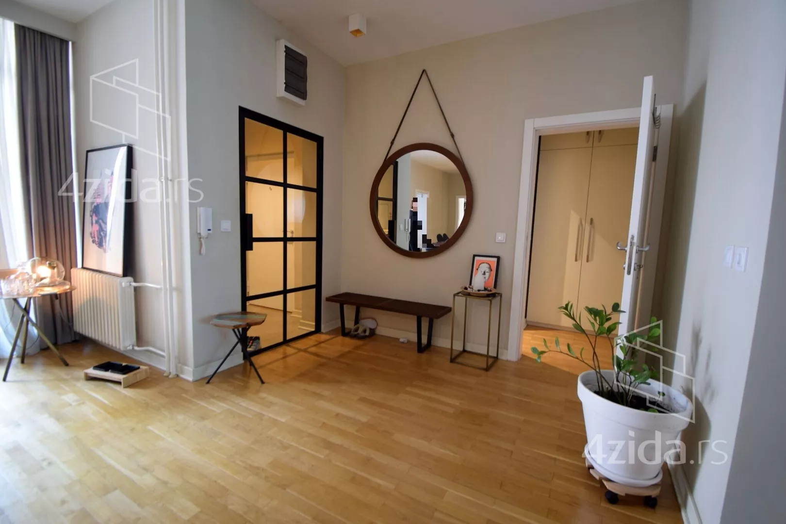 Petosoban stan | 4zida