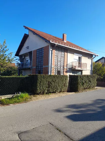 Gornjomilanovačka | 4zida.rs