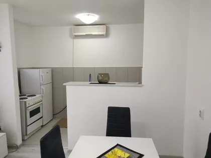 Kneza Lazara 5 | 4zida.rs