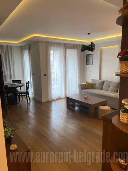 KAPIJE VRAČARA | 4zida.rs