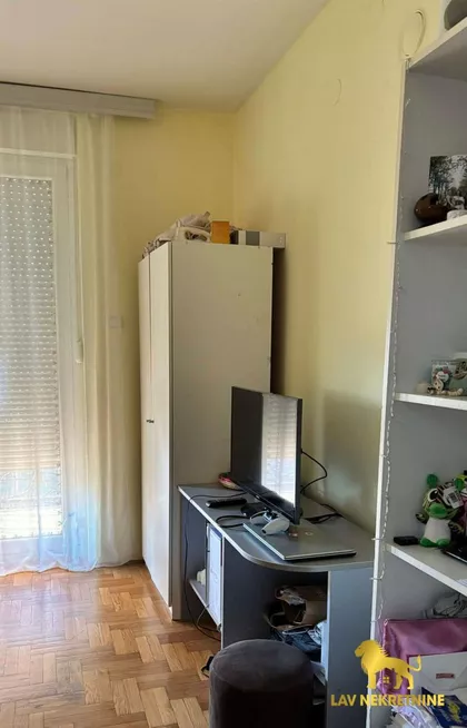 ROMANIJSKA | 4zida.rs