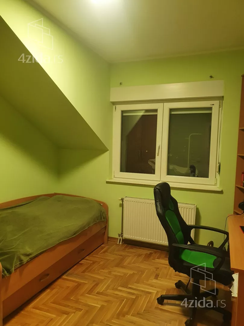 Šestosoban stan | 4zida