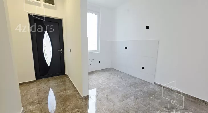 Četvoroiposoban stan | 4zida