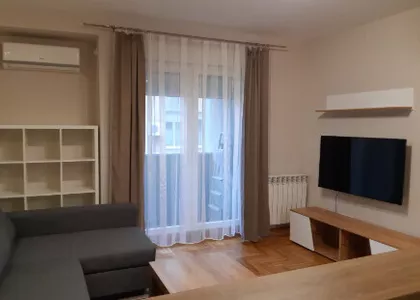 Crveni Krst Vračar | 4zida.rs