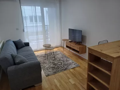 Kapetana Miloša Žunjića 37 | 4zida.rs