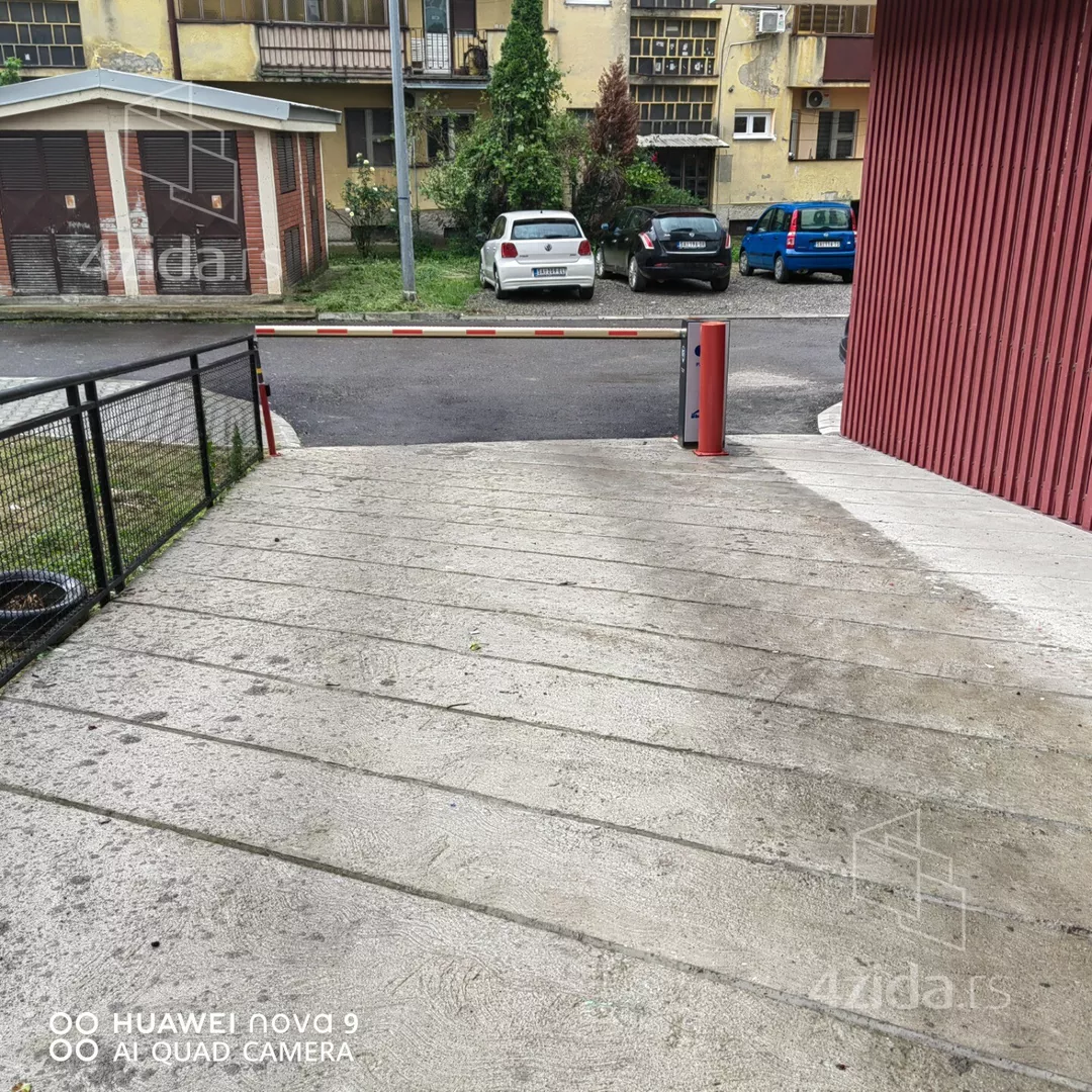 Garaža | 4zida