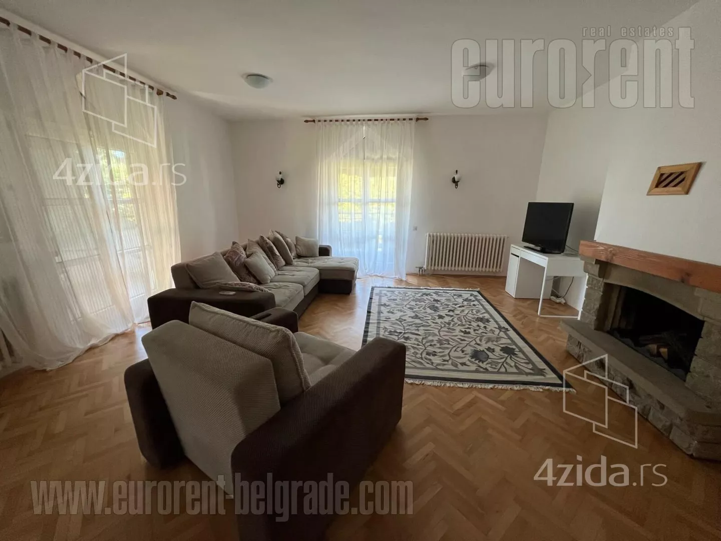 Četvoroiposoban stan | 4zida