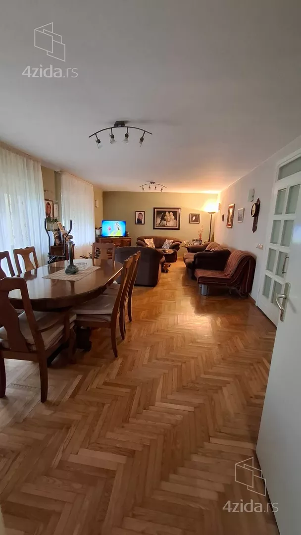 Četvorosoban stan | 4zida