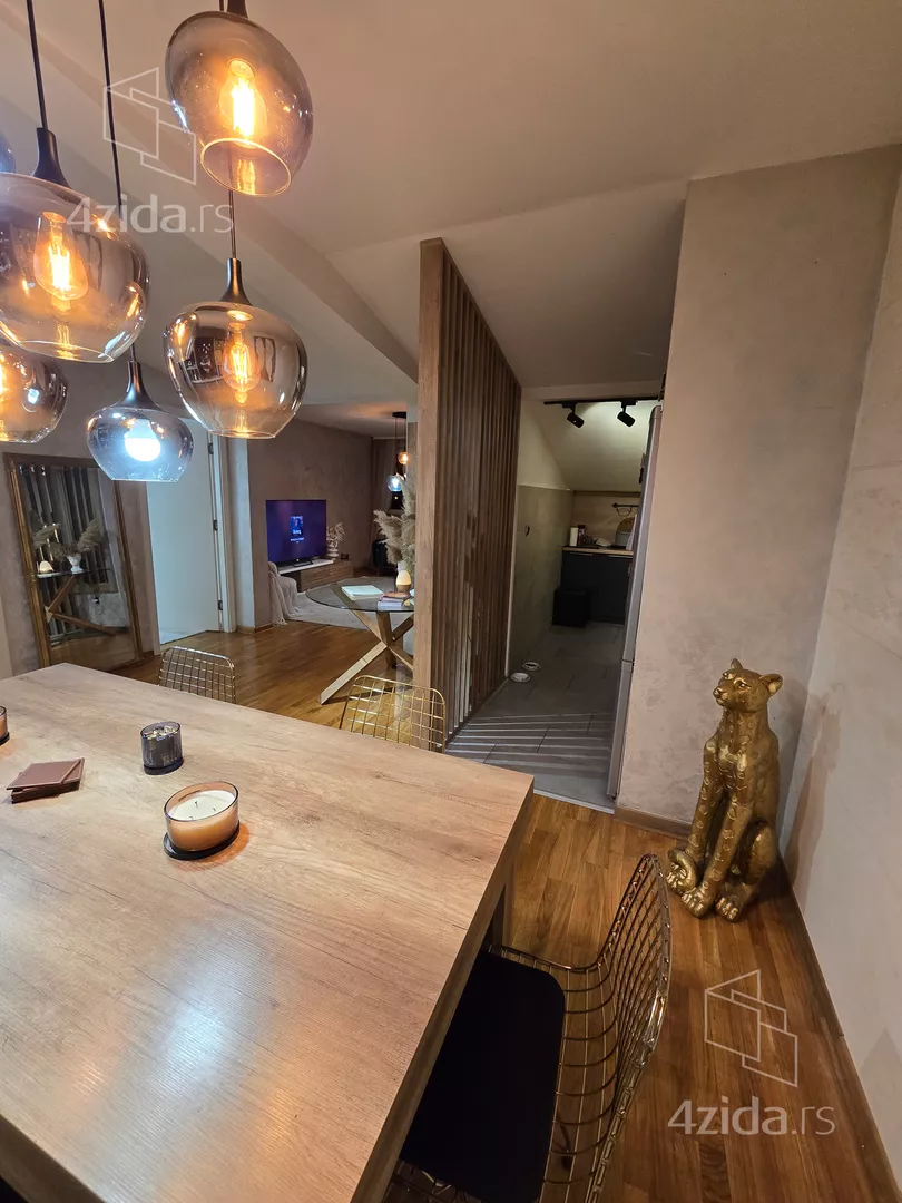 Troiposoban stan | 4zida