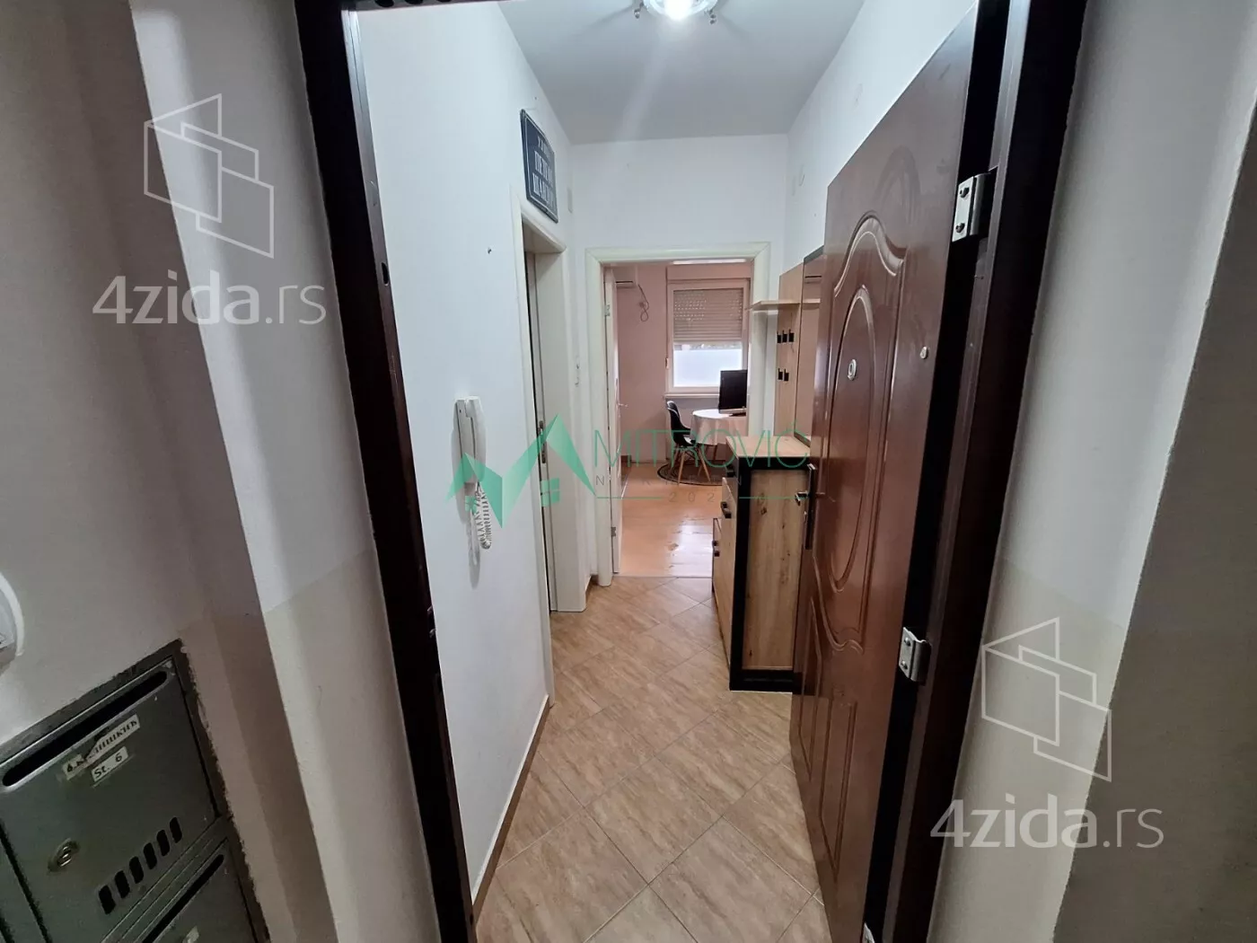 Jednoiposoban stan | 4zida