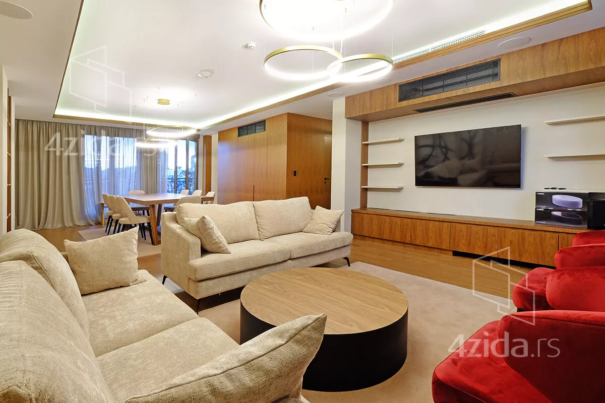 Šestosoban stan | 4zida