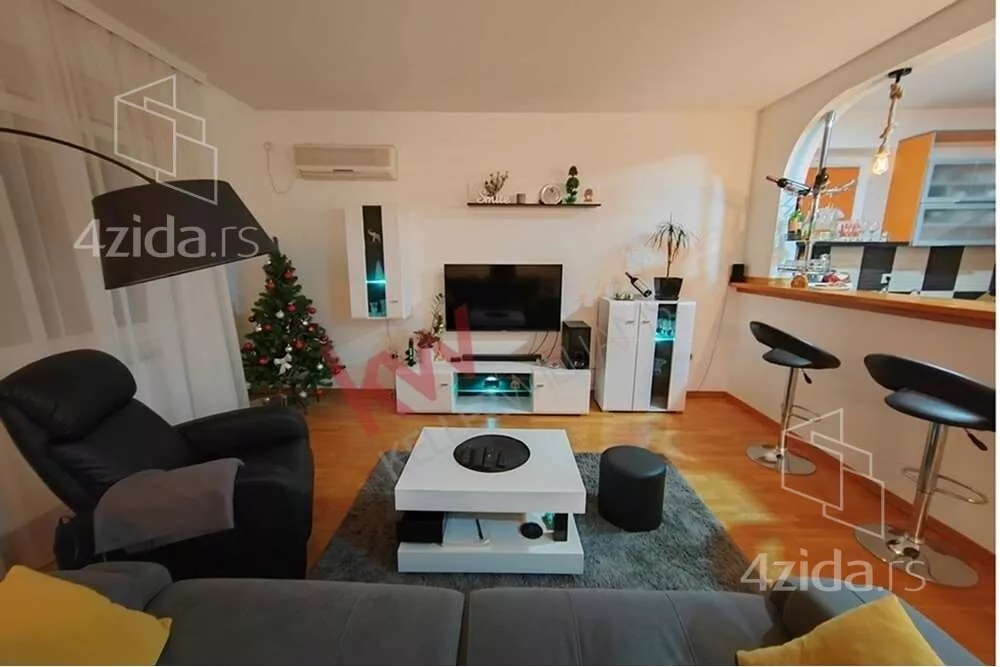 Petosoban stan | 4zida