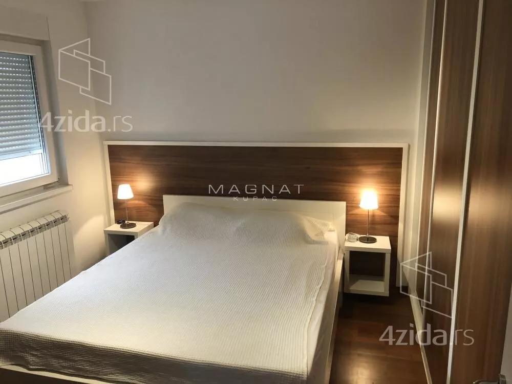 Četvoroiposoban stan | 4zida