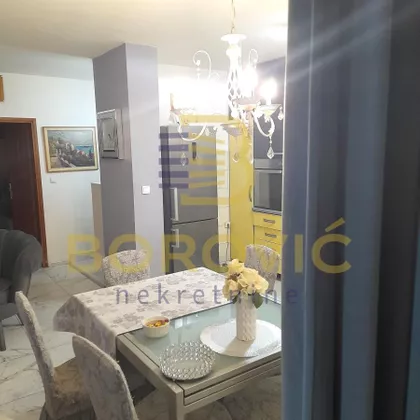 Surčin (mesto) | 4zida.rs