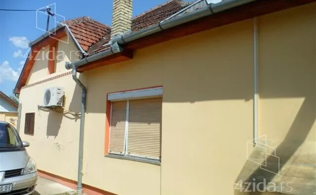 Poslovna zgrada | 4zida