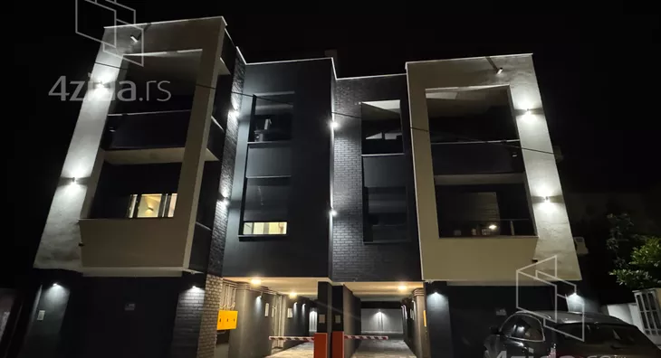 Šestosoban stan | 4zida