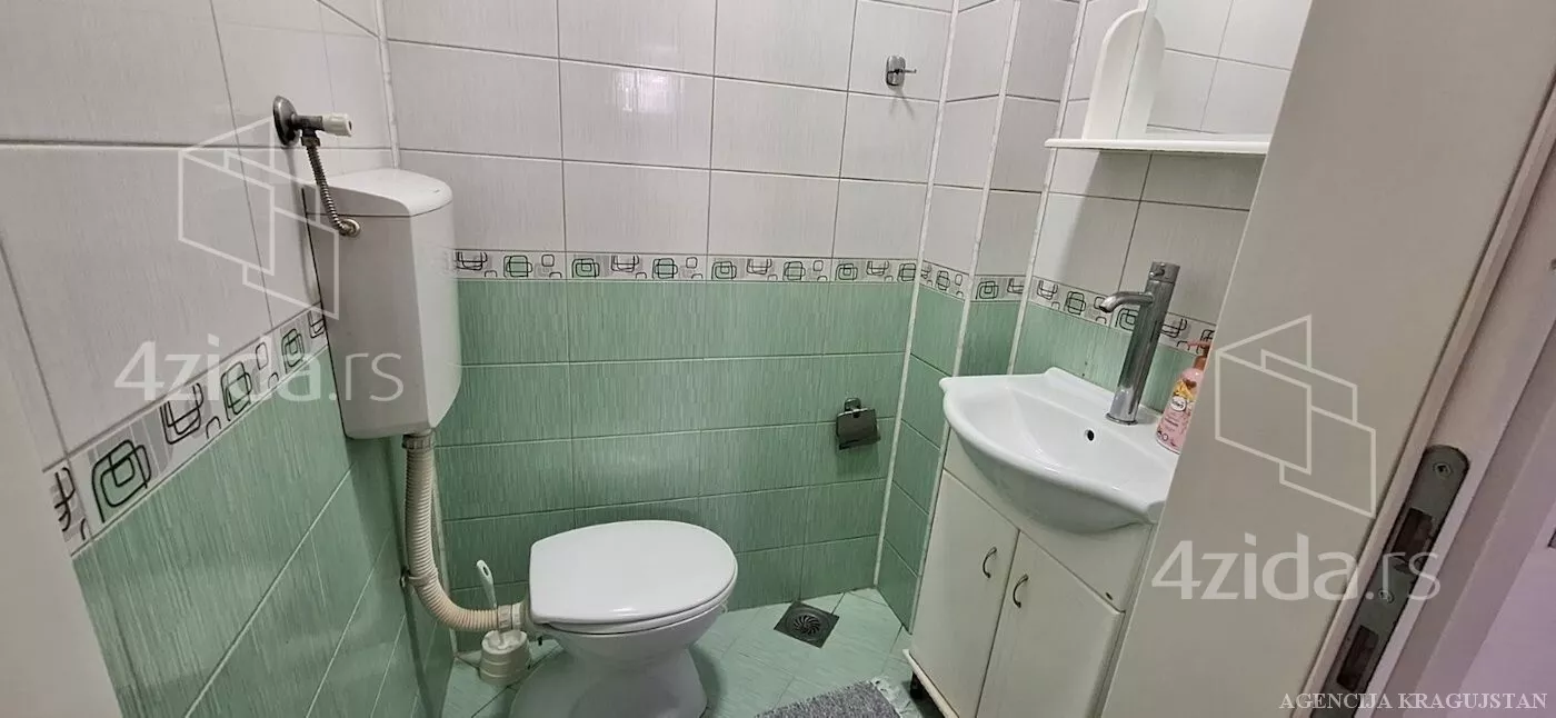 Troiposoban stan | 4zida