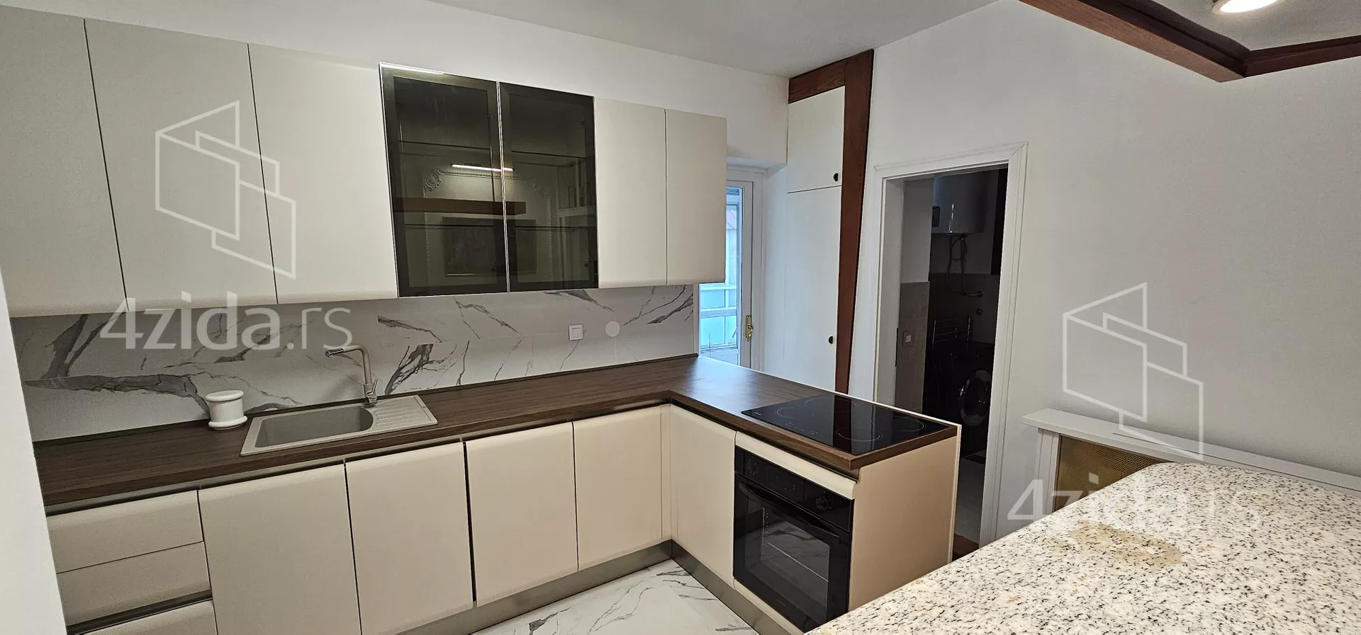 Petosoban stan | 4zida