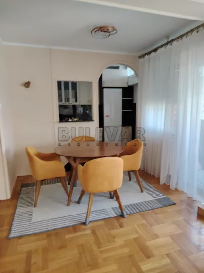 Trg učitelja Tase | 4zida.rs