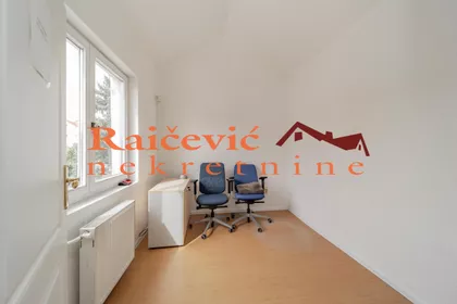 Esad Pasina | 4zida.rs