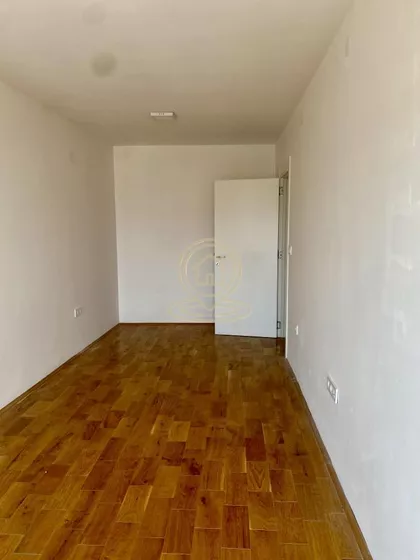 Crveni Pevac | 4zida.rs