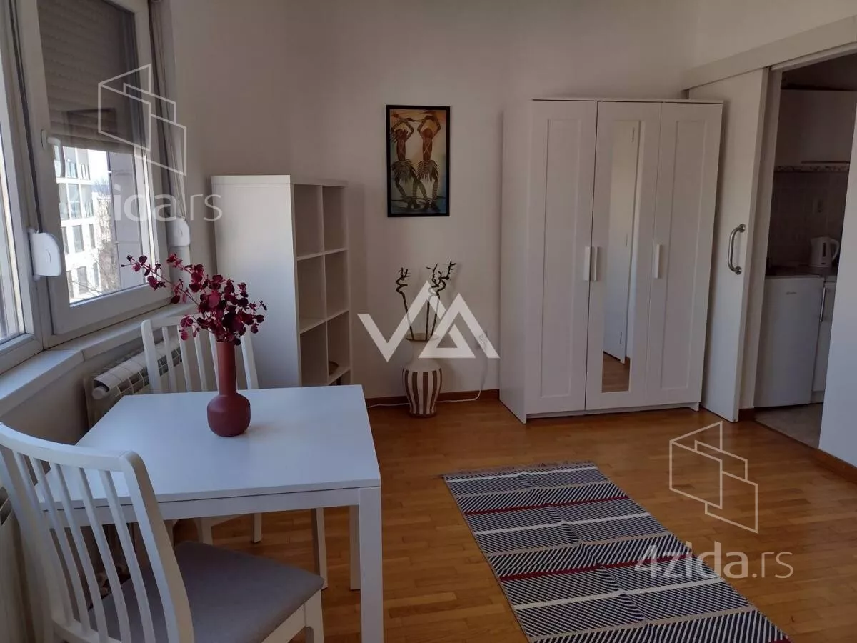 Garsonjera | 4zida