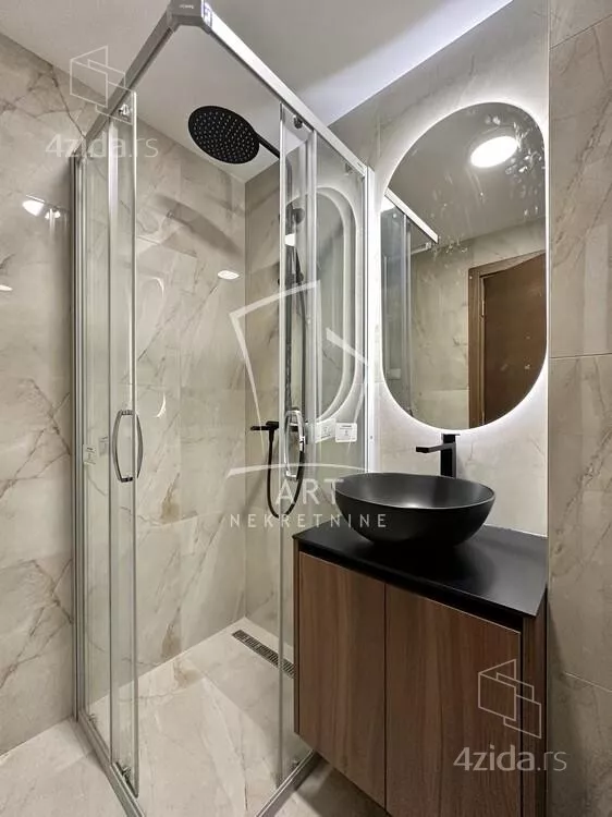 Petosoban stan | 4zida