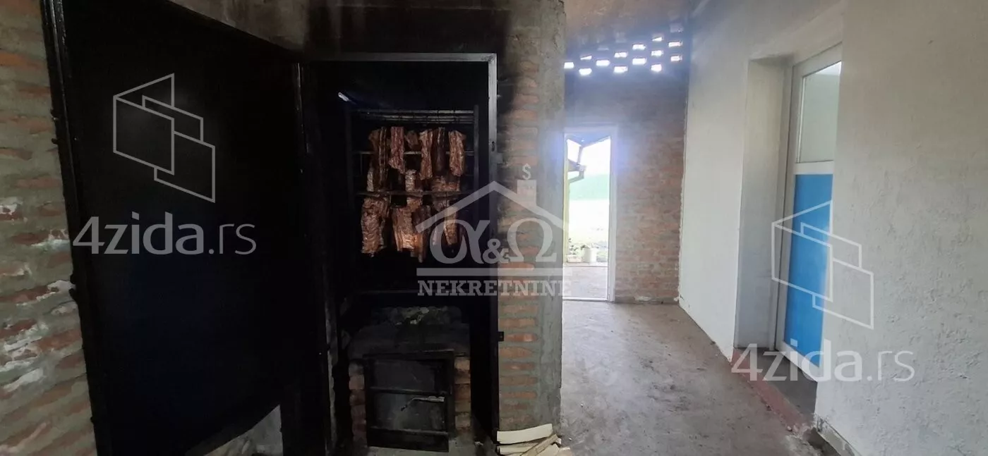 Poslovna zgrada | 4zida