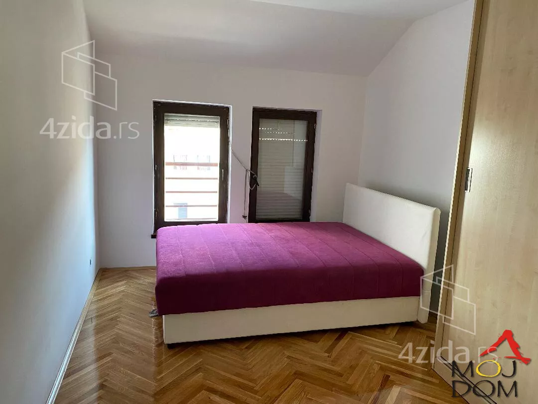 Petosoban stan | 4zida