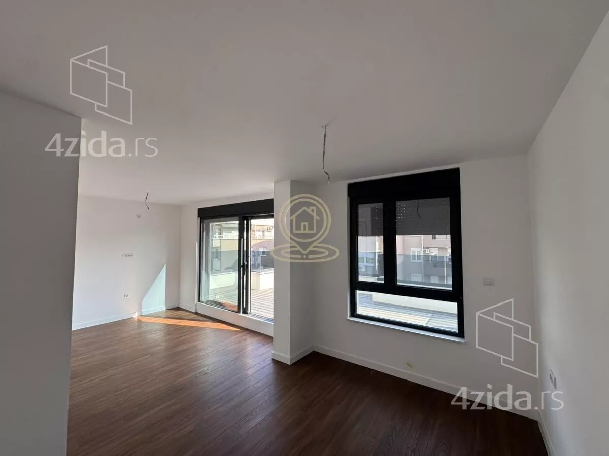 Šestosoban stan | 4zida