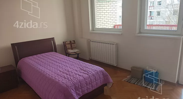 Petosoban stan | 4zida