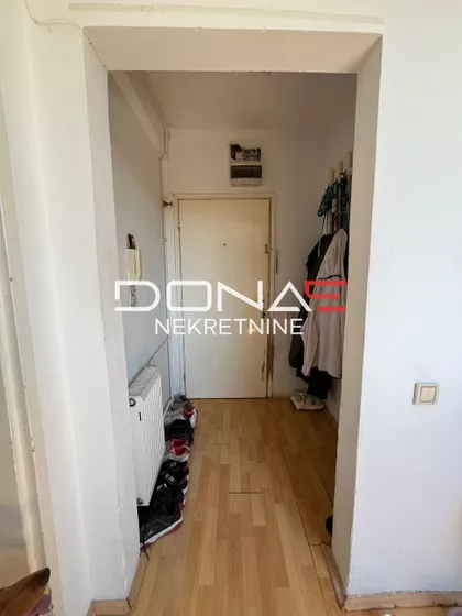 Crveni Pevac | 4zida.rs