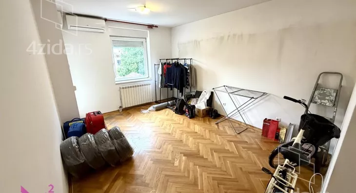 Četvoroiposoban stan | 4zida