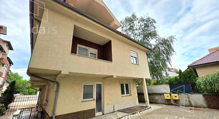 3-etažna kuća | 4zida
