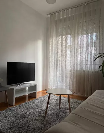 Vukov Spomenik | 4zida.rs